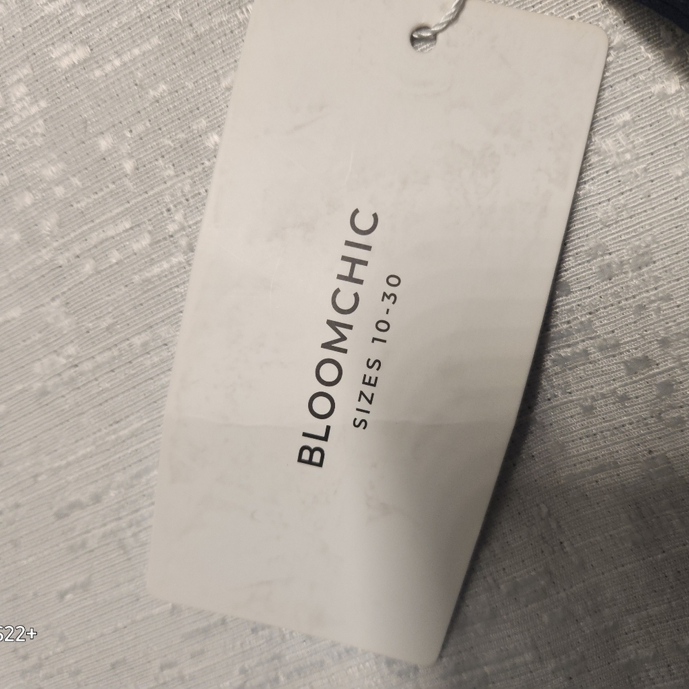 BLOOMCHIC SIZE 18/20.Elegant Two Colors - Picture 5 of 9